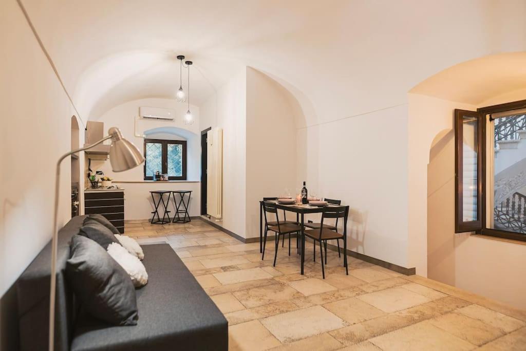 Trani -Suite ❉Marmor - Elegante Casa Storica ❉ Exterior foto