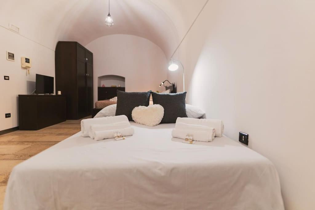 Trani -Suite ❉Marmor - Elegante Casa Storica ❉ Exterior foto